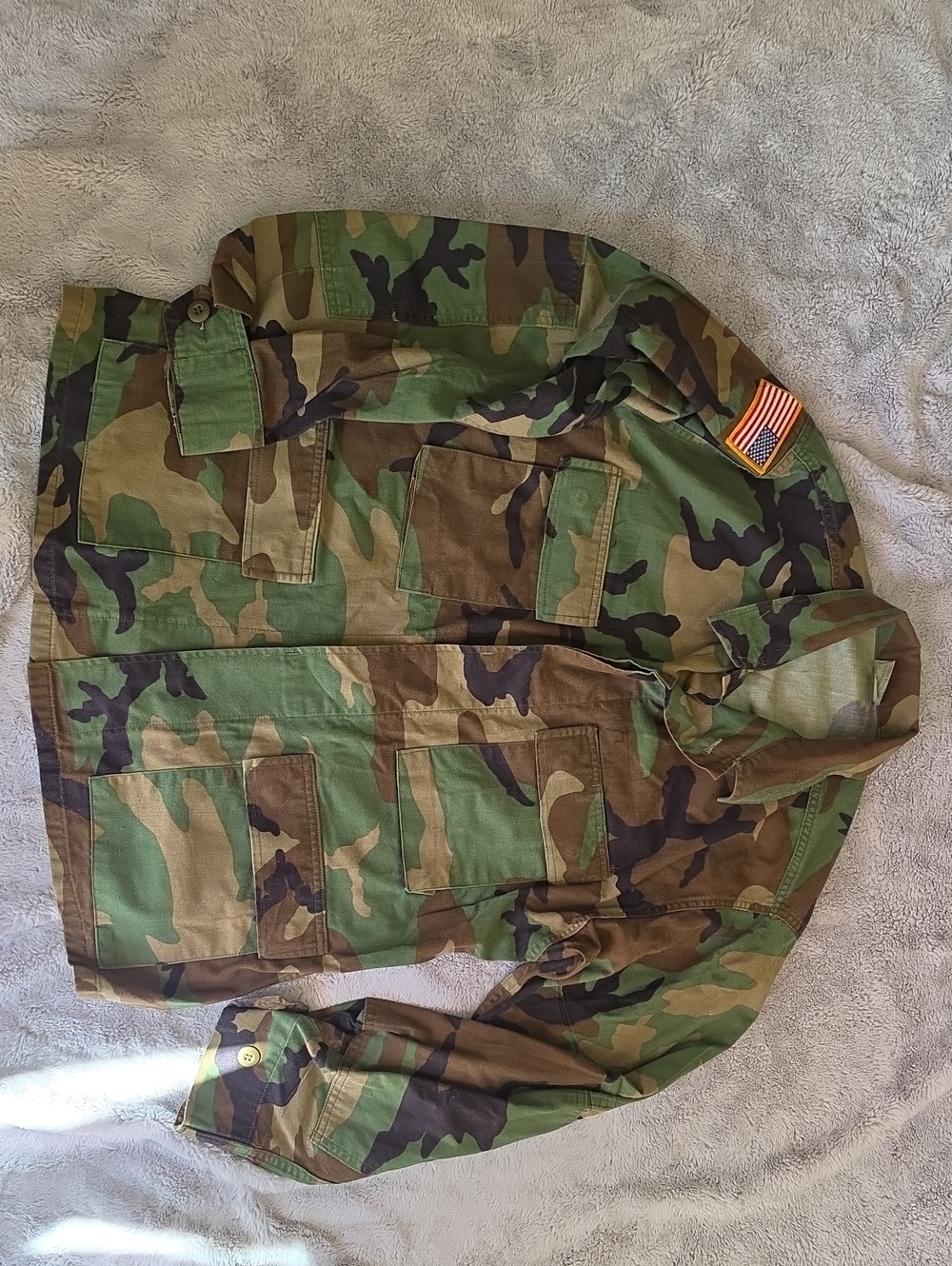 Men's Casual Camouflage Button-Down Shirt Jacket - Green Camo